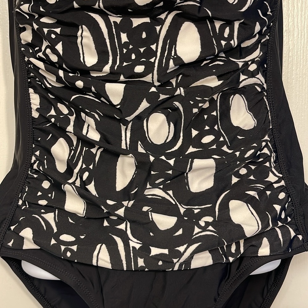 La Blanca Black/White Floral Halter Ruched Shirred Swimwear Size 12 EUC #7558 - Picture 4 of 11